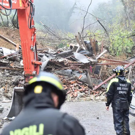Frana travolge abitazioni in provincia di Gorizia: ci sono due dispersi, una persona messa in salvo\n