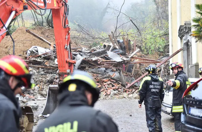 Frana travolge abitazioni in provincia di Gorizia: ci sono due dispersi, una persona messa in salvo\n