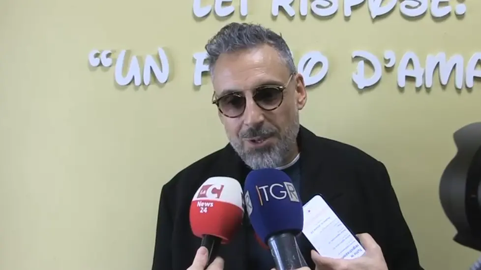 Capodanno a Cosenza, Brunori non si sbilancia: «Mi sono tenuto libero»