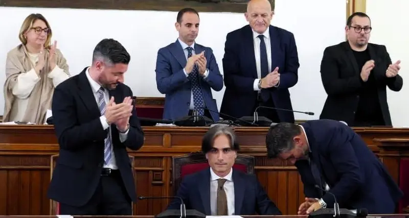 Il congedo amaro del sindaco dal Consiglio comunale: «Pensavo questo giorno non sarebbe mai arrivato, per me è stato un grande onore»\n