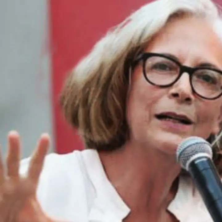 Soverato,\u00A0la Biblioteca della Donne promuove la conferenza/spettacolo “Fimmini – Viaggio nell’autorevolezza femminile” di Patrizia Giancotti\n