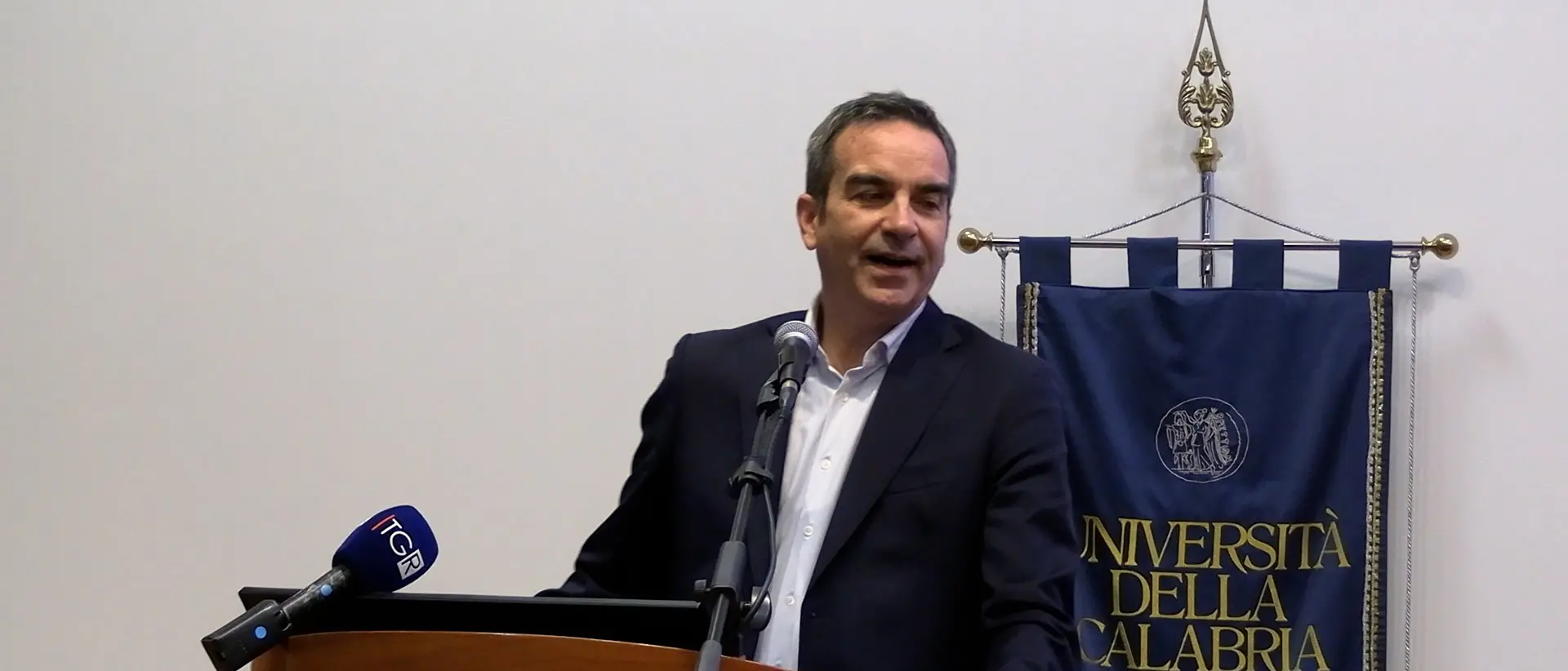 La riforma della sanità calabrese\u00A0secondo Occhiuto: «Tutti gli ospedali sotto un’unica Azienda»\n