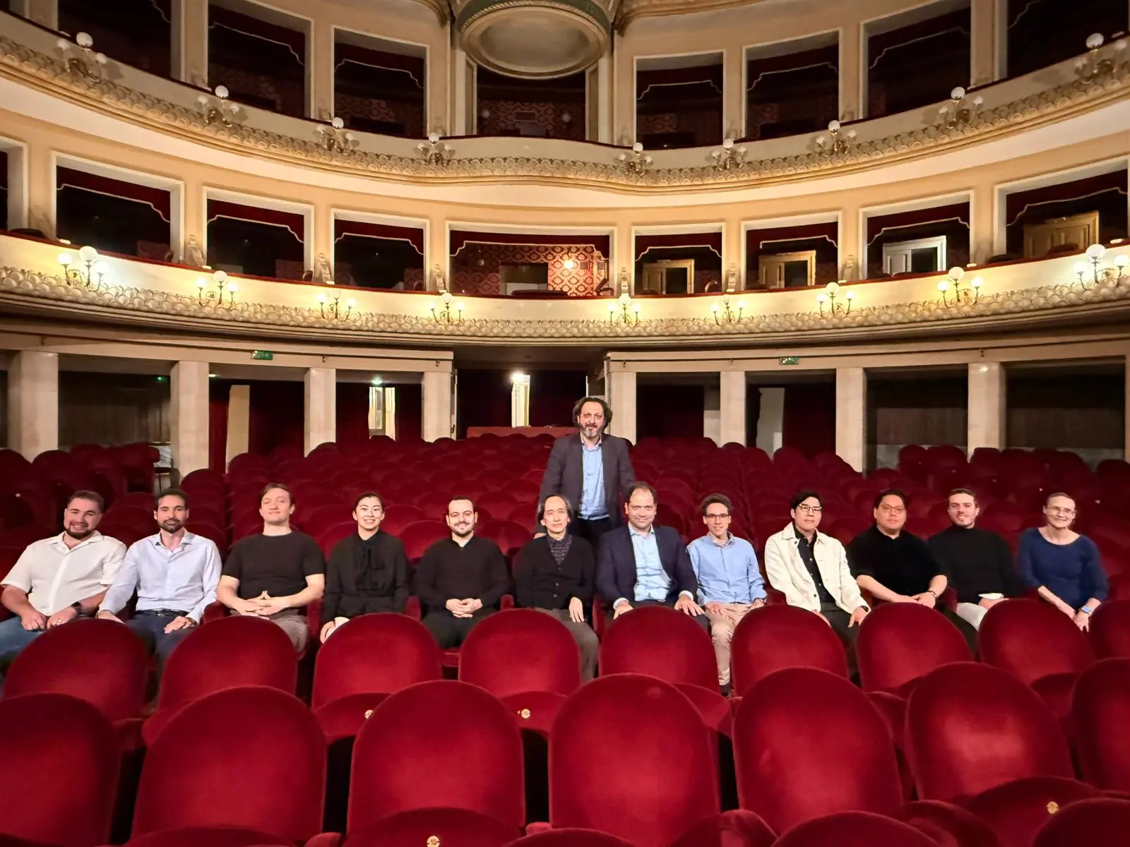 La Traviata al teatro Cilea sotto la guida di 12 direttori d’orchestra\n