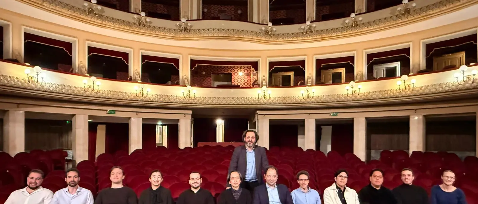 La Traviata al teatro Cilea sotto la guida di 12 direttori d’orchestra\n