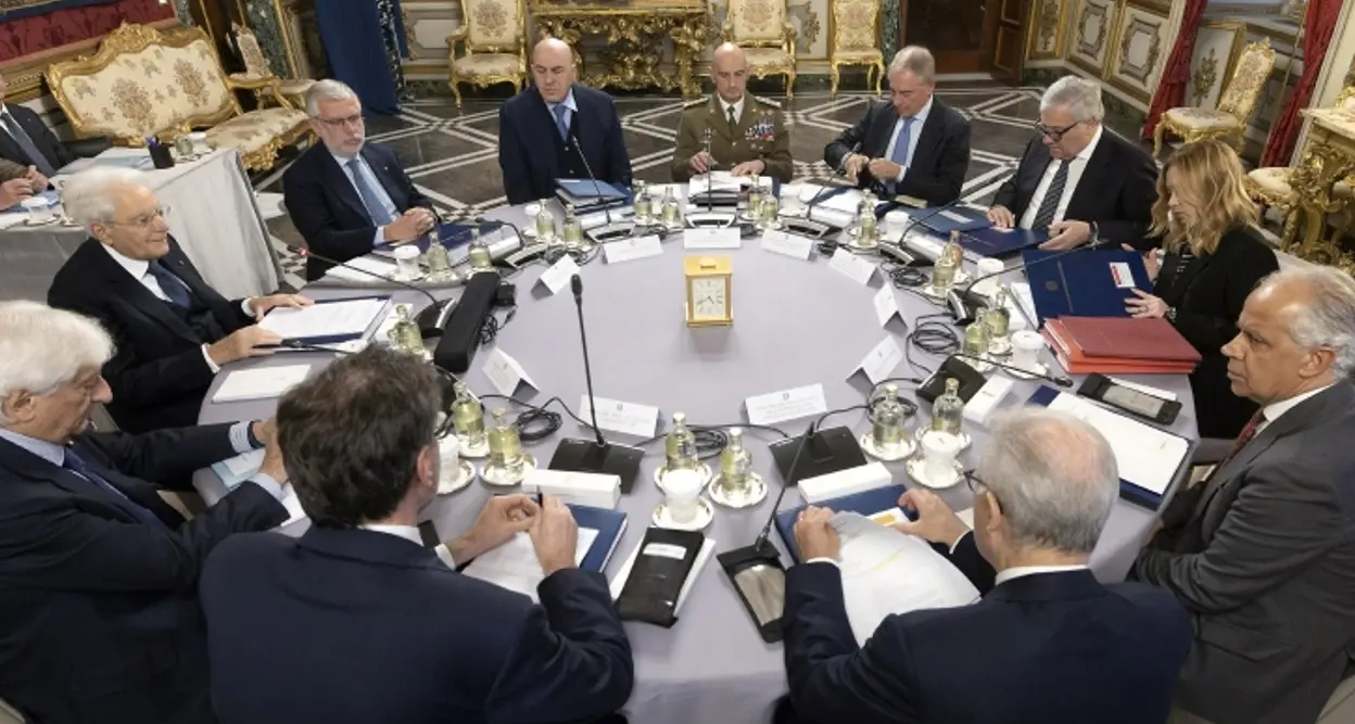 Guerra in Ucraina, il Consiglio supremo di difesa: «Pieno sostegno a Kiev. Nuovi aiuti militari»