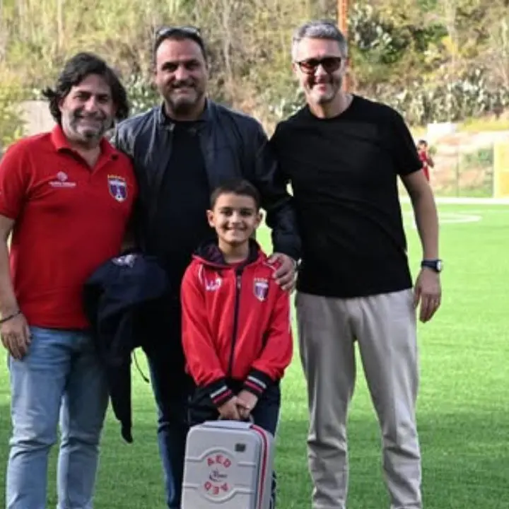 Sport e solidarietà, il Nursind di Vibo dona un defibrillatore al Soriano Fabrizia: «Gesto concreto di attenzione alla vita»\n