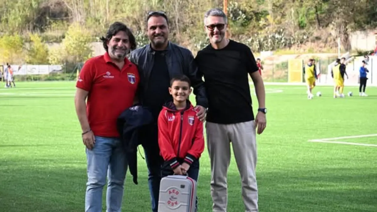 Sport e solidarietà, il Nursind di Vibo dona un defibrillatore al Soriano Fabrizia: «Gesto concreto di attenzione alla vita»\n