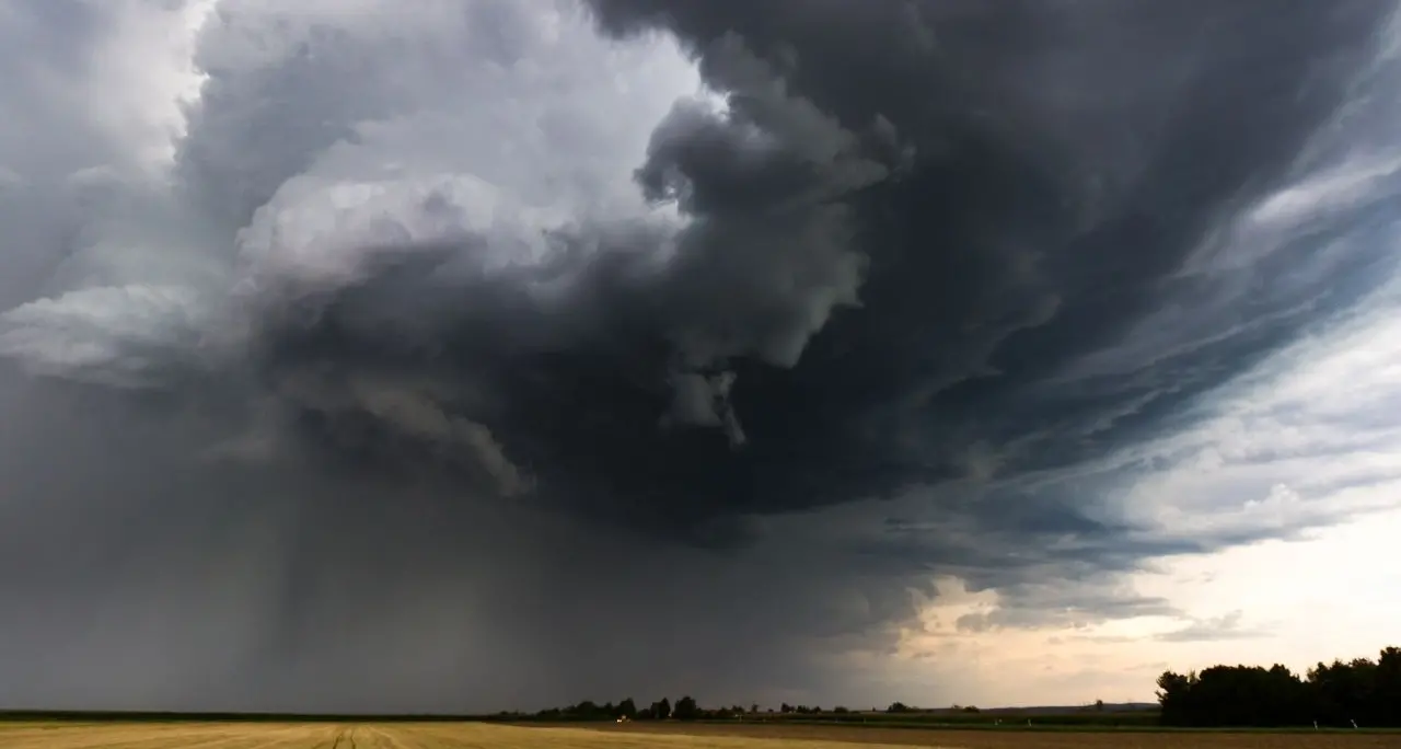 Ondata di maltempo in arrivo sulla Calabria con temporali e calo delle temperature: le previsioni\n