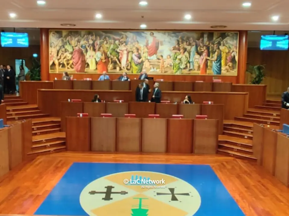 Il centrodestra in Calabria torna al passato e moltiplica le poltrone: oltre ai nuovi assessori ecco anche due sottosegretari