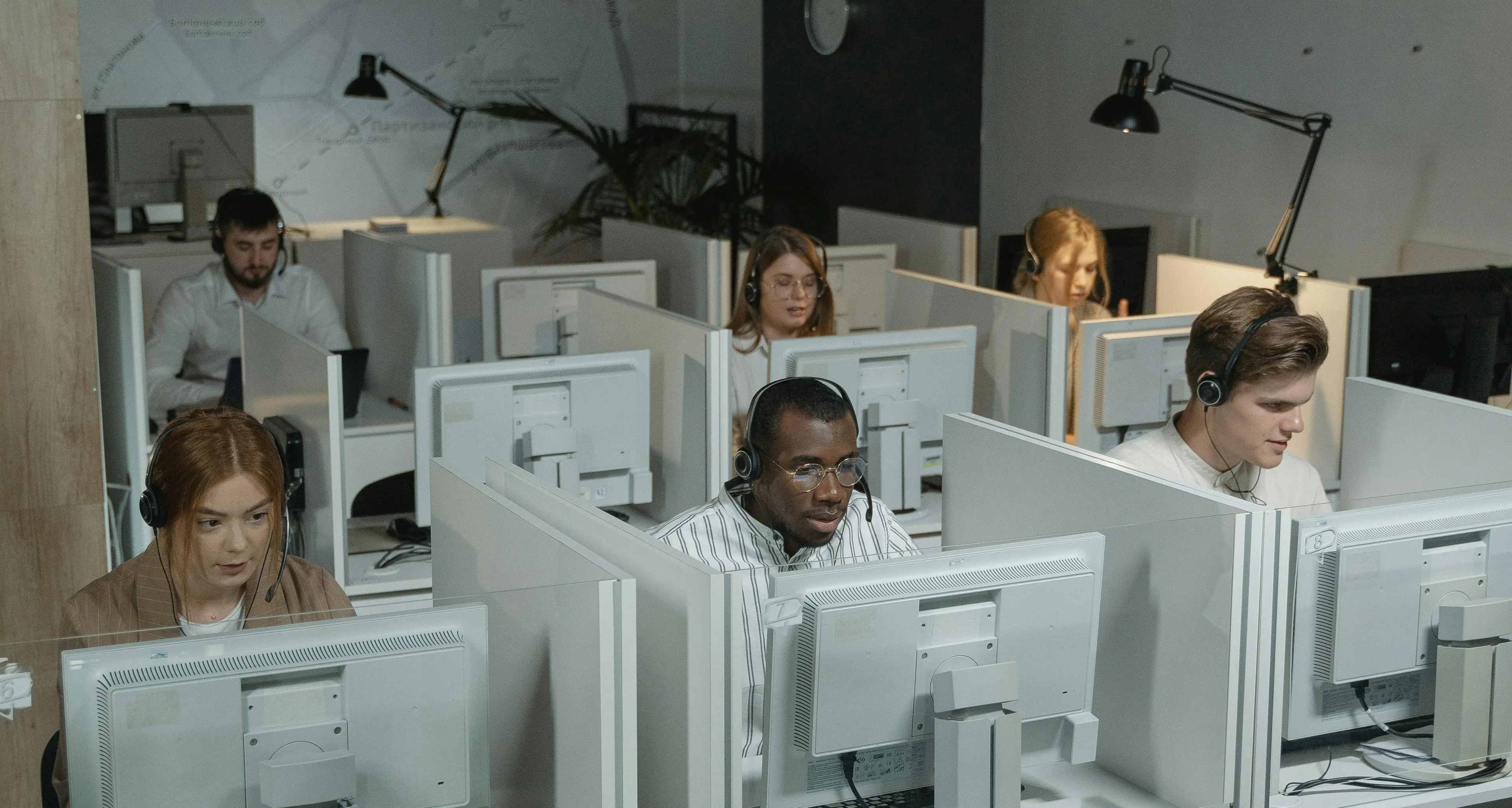 Il grande muro anti-scocciatori: da domani stop ai finti numeri mobili, ma il telemarketing trova sempre un varco\n