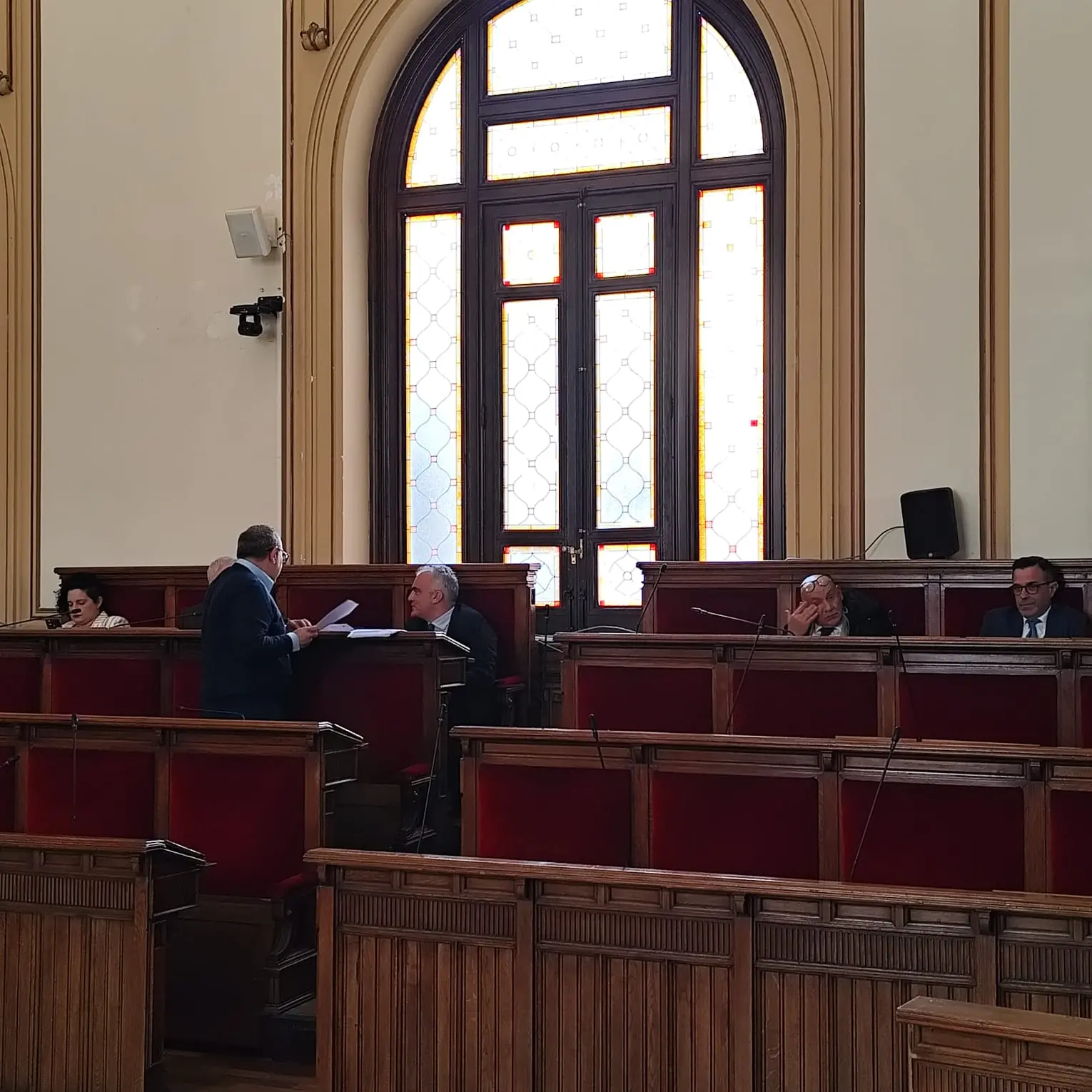 Falcomatà resiste, il Pd mostra il volto cattivo, e il centrodestra chiede un atto di coraggio che non ha mai avuto\n