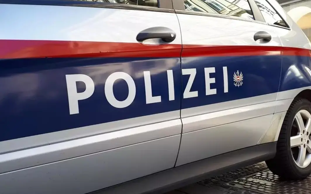 Madre e figlia trovate morte in un appartamento a Innsbruck: i corpi nascosti in una cella frigorifera\n