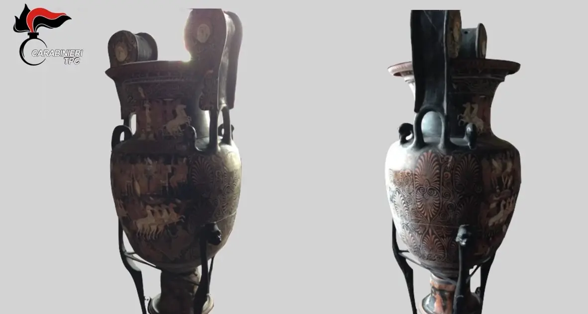 Reperti trafugati dai tombaroli ritrovati al Nord: saranno esposti al Museo di Vibo Valentia