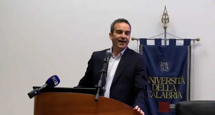 La riforma della sanità calabrese\u00A0secondo Occhiuto: «Tutti gli ospedali sotto un’unica Azienda»\n