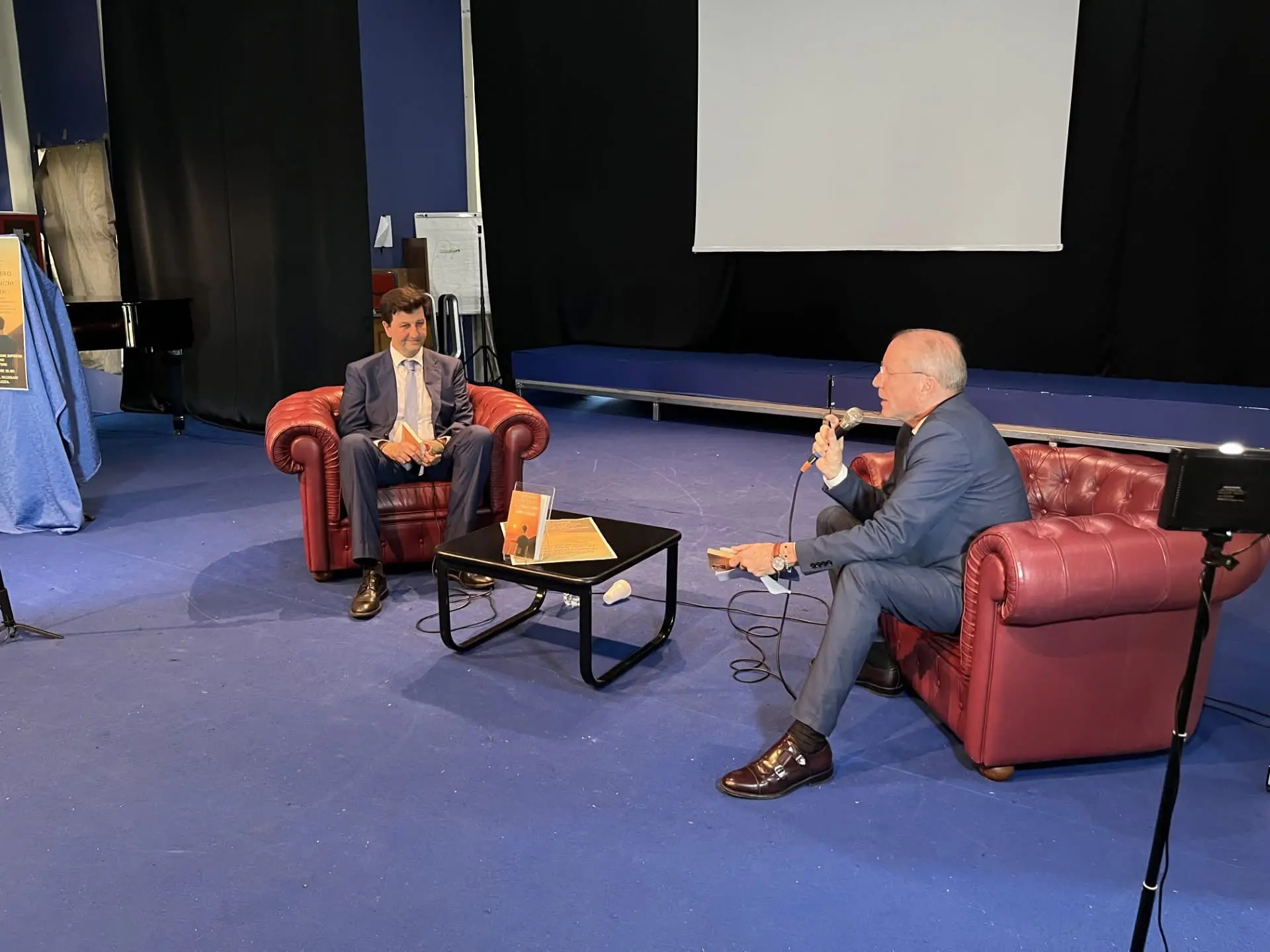 “Lì dove tutto ebbe inizio”, la Ss\u00A0106 tra memoria, dolore e rinascita: a Crotone la presentazione del libro di Fabio Pisciuneri\n