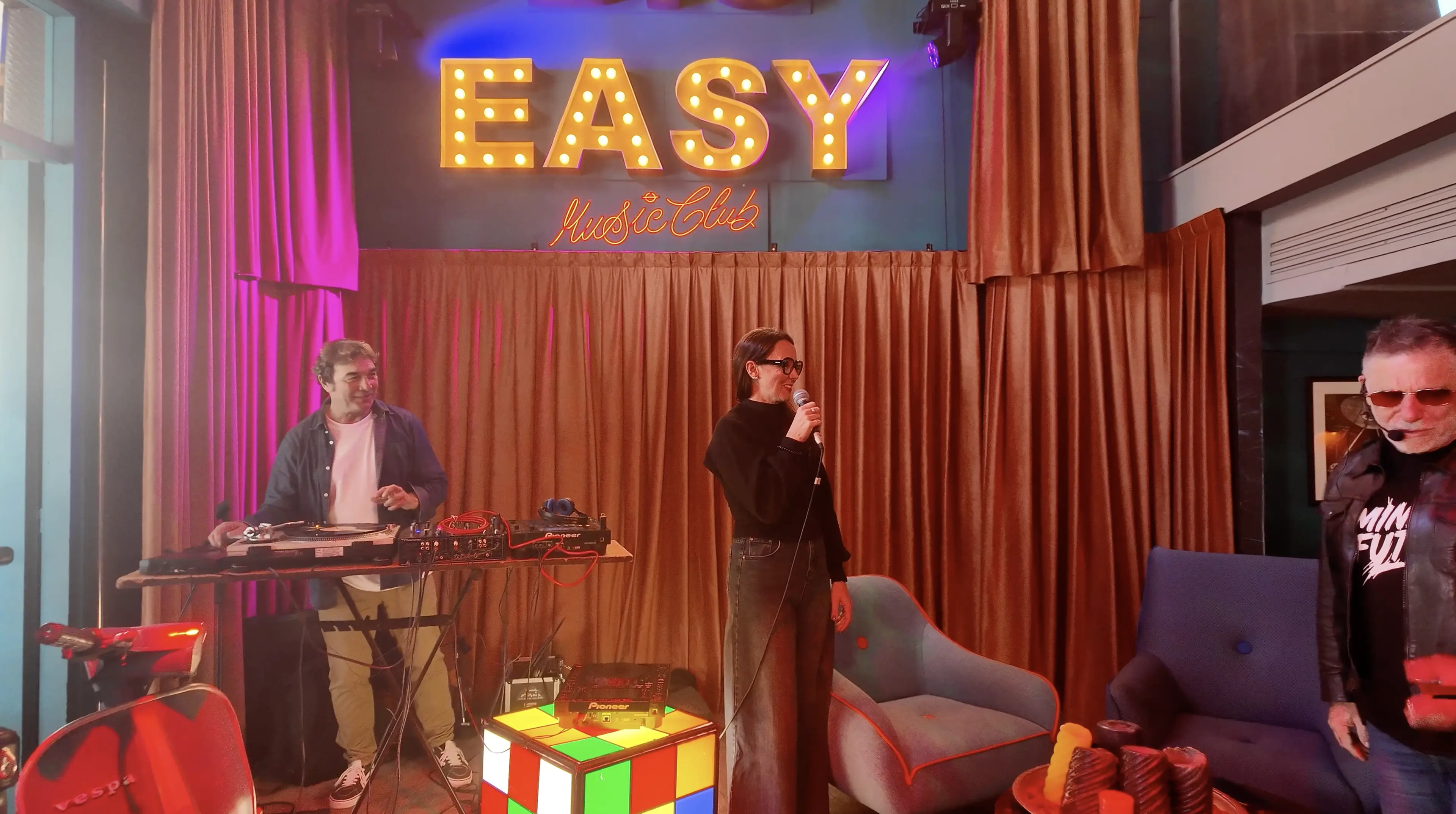 Filippo Lo Presti: «La musica è un ponte tra generazioni». Quarant’anni di voce, vinili e movida reggina\n