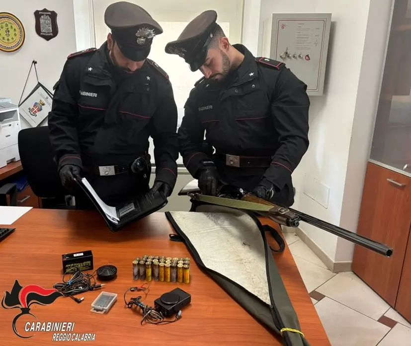 Santo Stefano d’Aspromonte, caccia con richiamo acustico:\u00A0denunciato dai Carabinieri un uomo nella zona boschiva di Scifadi\n