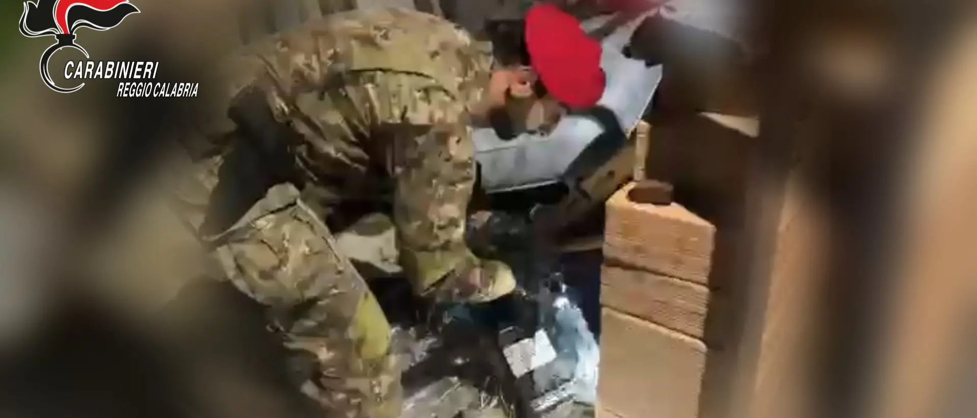 Il fiuto del cane “Manco” guida i Carabinieri al sequestro di oltre 1,7 kg di droga\n