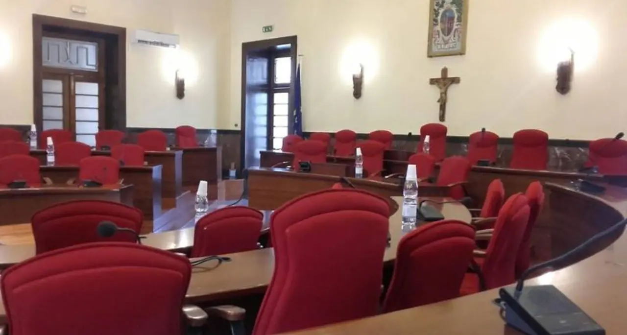 Vibo, momenti di tensione in Comune: la consigliera Nesci affrontata in maniera aggressiva da un uomo