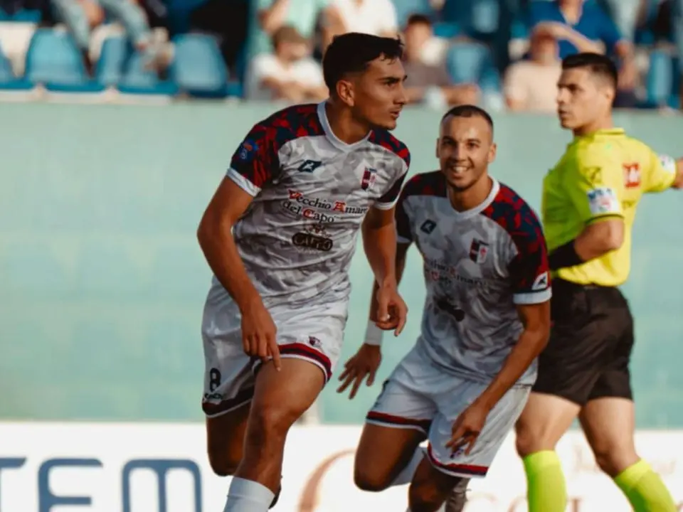 Vibonese bella e concreta contro la Vigor Lamezia, Di Gilio: «Il gol? Appena ho visto uno spiraglio ci ho provato»