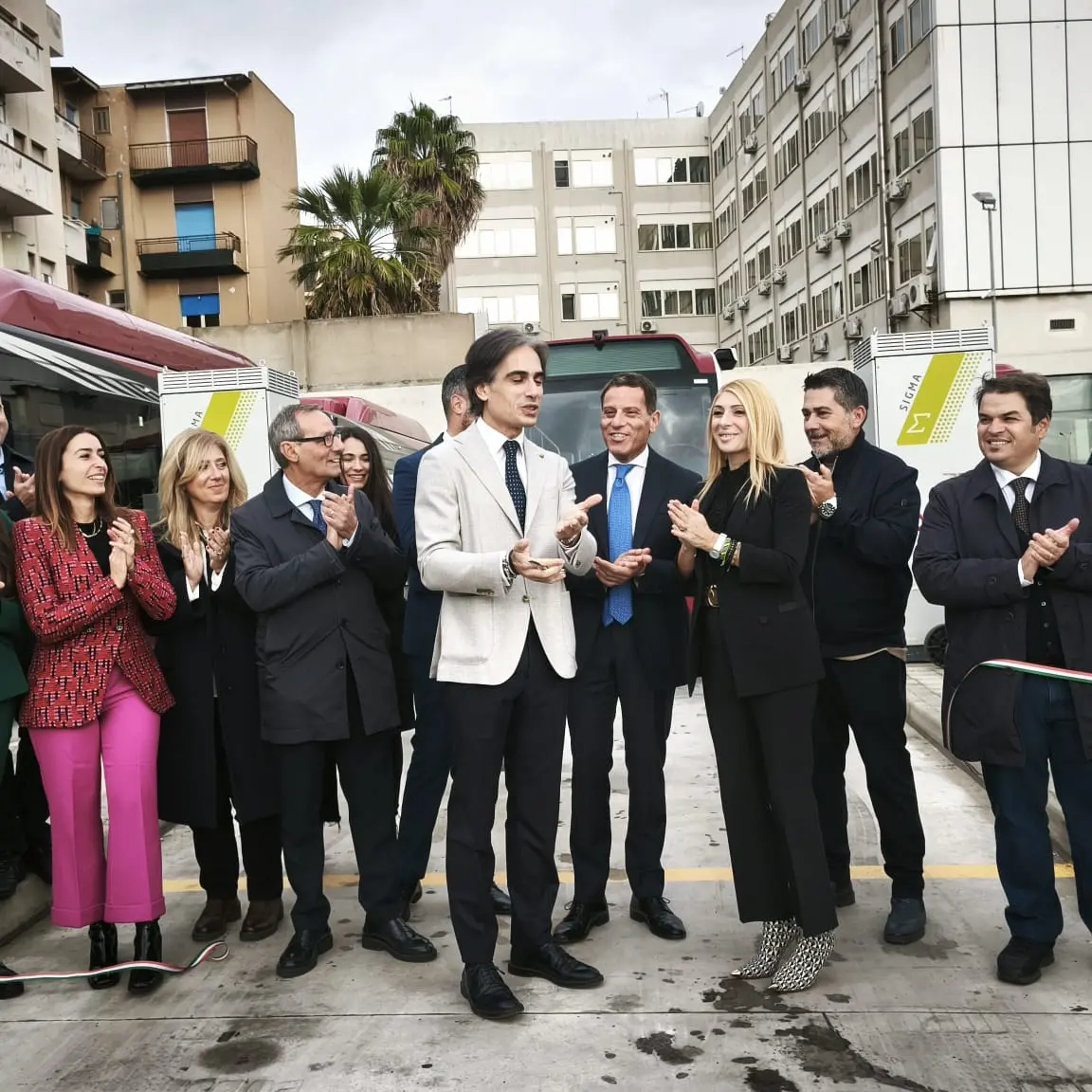 Reggio Calabria inaugura l’infrastruttura elettrica del Tpl. Falcomatà: «Atam è un modello da esportare, ora la Regione faccia la sua parte»\n