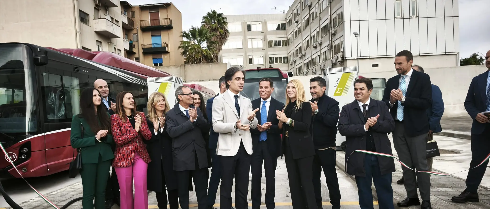 Reggio Calabria inaugura l’infrastruttura elettrica del Tpl. Falcomatà: «Atam è un modello da esportare, ora la Regione faccia la sua parte»\n