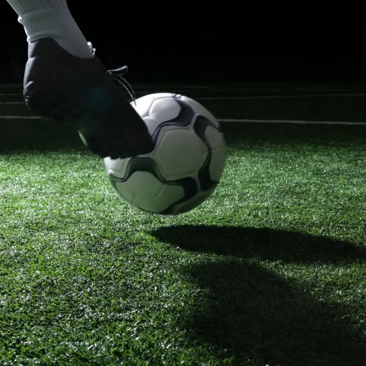 Dalla favola di Curaçao al disastro azzurro: le isole da 150 mila abitanti volano ai Mondiali mentre l’Italia rischia di guardarli dal divano\n