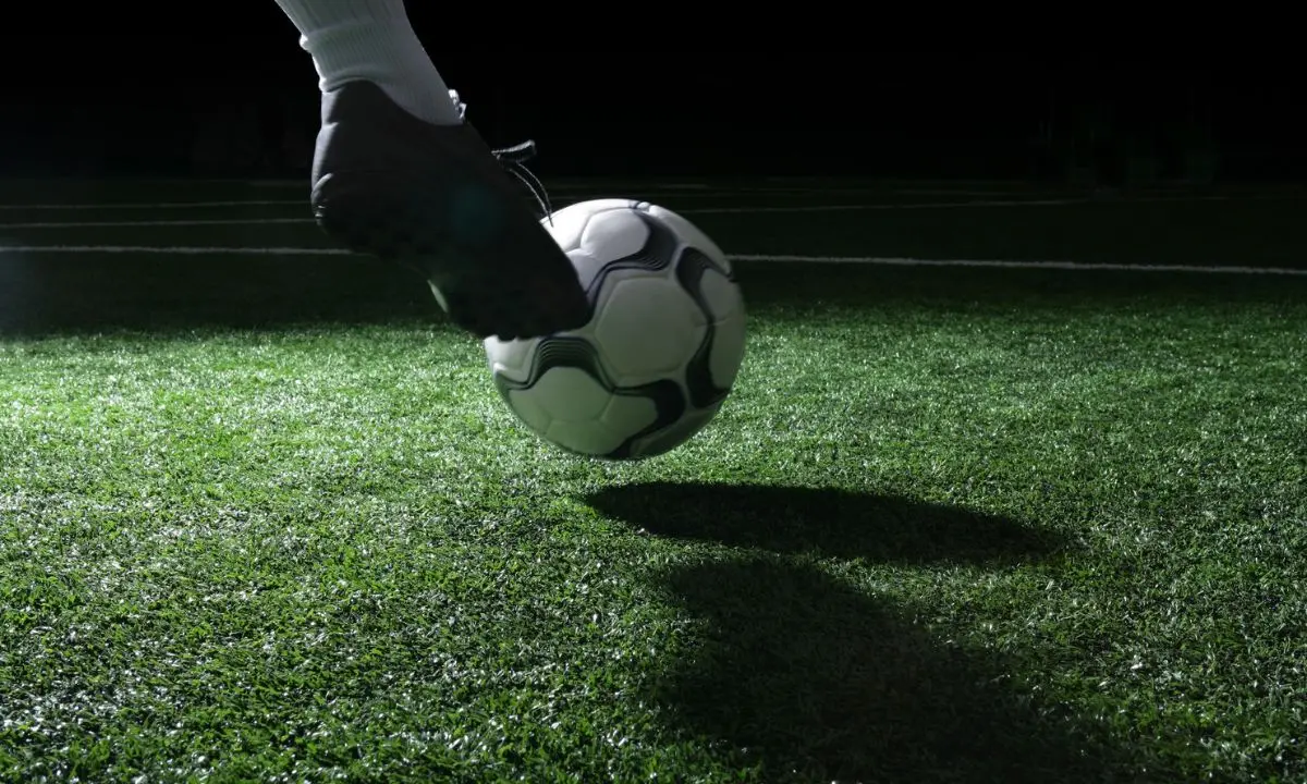 Dalla favola di Curaçao al disastro azzurro: le isole da 150 mila abitanti volano ai Mondiali mentre l’Italia rischia di guardarli dal divano\n