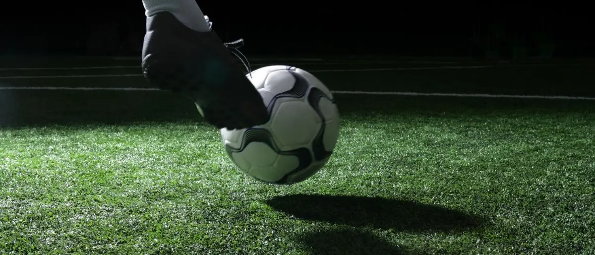 Dalla favola di Curaçao al disastro azzurro: le isole da 150 mila abitanti volano ai Mondiali mentre l’Italia rischia di guardarli dal divano\n