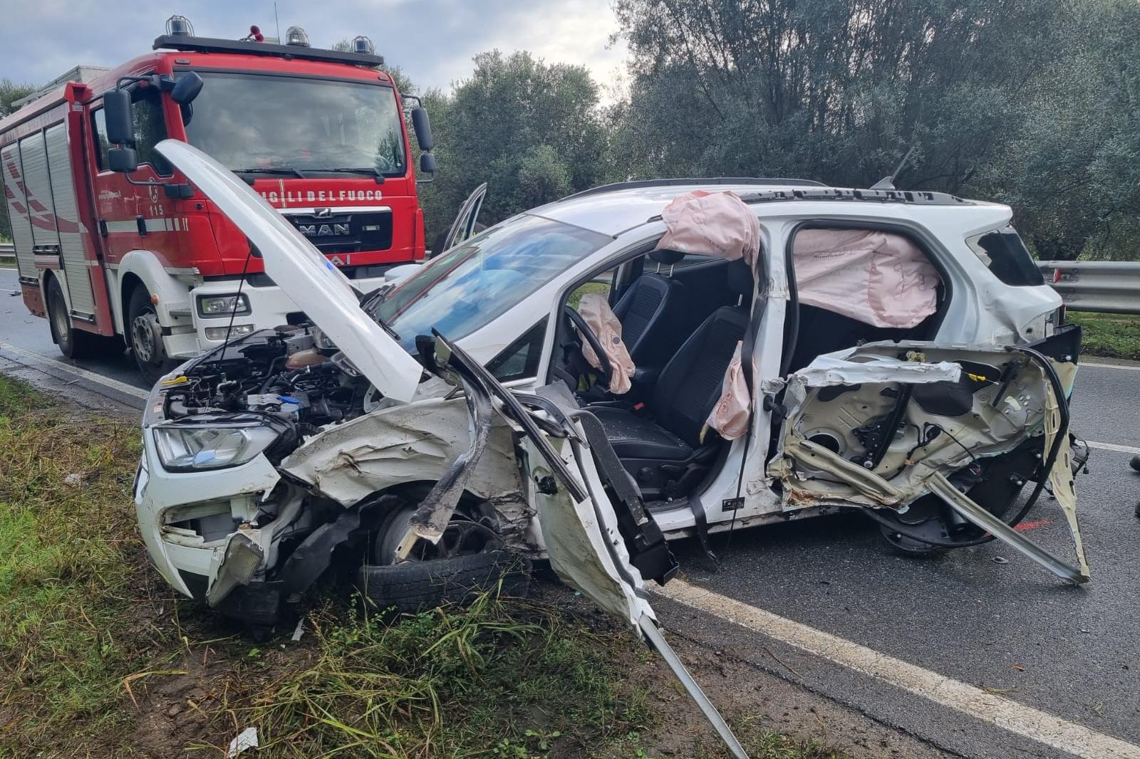 Incidente sulla Statale 18: tra Paravati e Rosarno scontro fra auto e ...