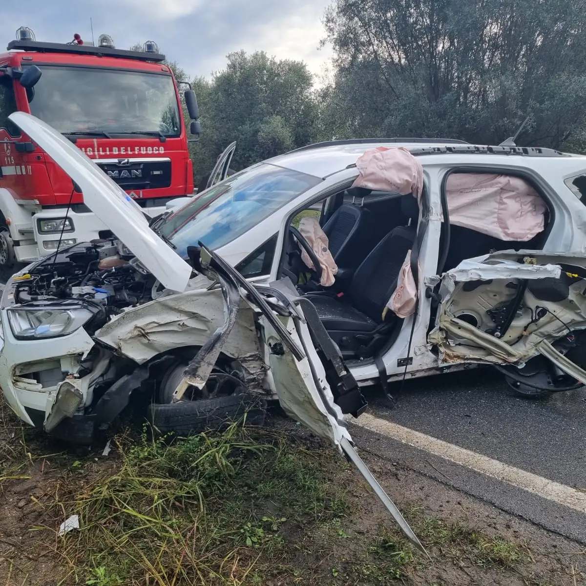 Incidente sulla Statale 18: violento impatto tra un’auto e un camion nel tratto Paravati-Rosarno