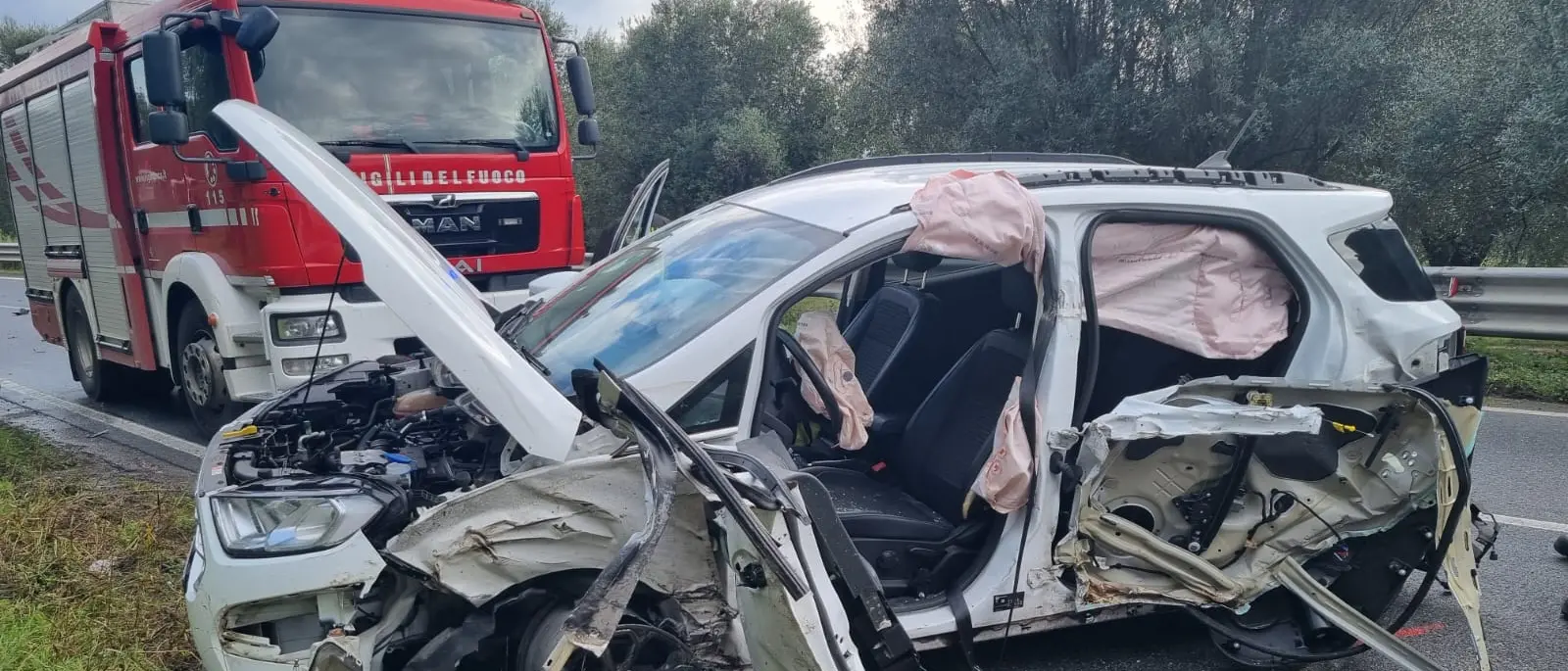 Incidente sulla Statale 18: violento impatto tra un’auto e un camion nel tratto Paravati-Rosarno