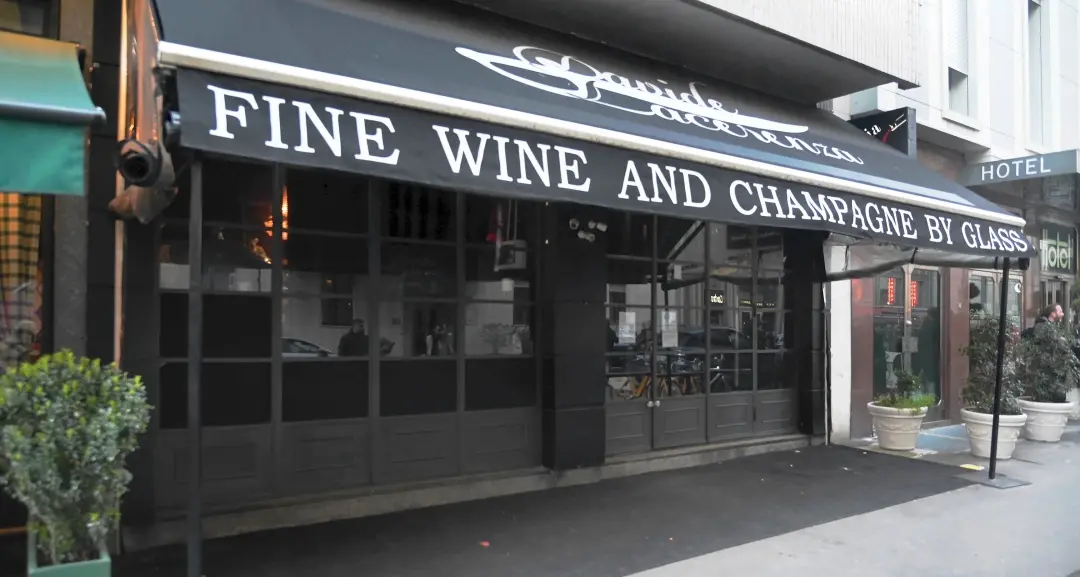 Nuovo filone d’inchiesta sulla Gintoneria di Milano: sei persone a rischio processo tra droga, prostituzione e favori\n