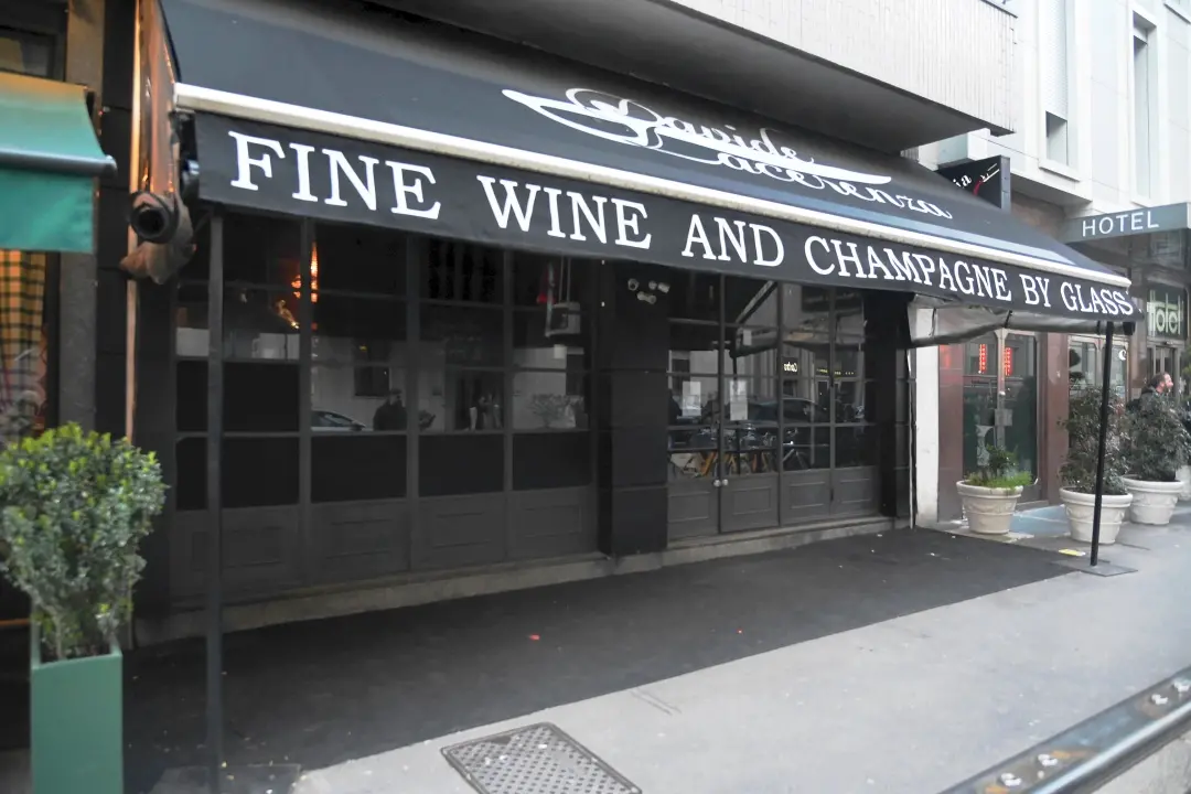 Nuovo filone d’inchiesta sulla Gintoneria di Milano: sei persone a rischio processo tra droga, prostituzione e favori\n