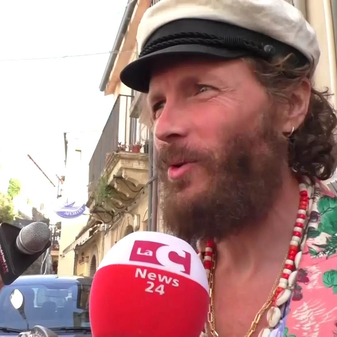 Catanzaro prepara già l’accoglienza a Jovanotti: fino a 50mila posti nella Calabria Music Arena\n