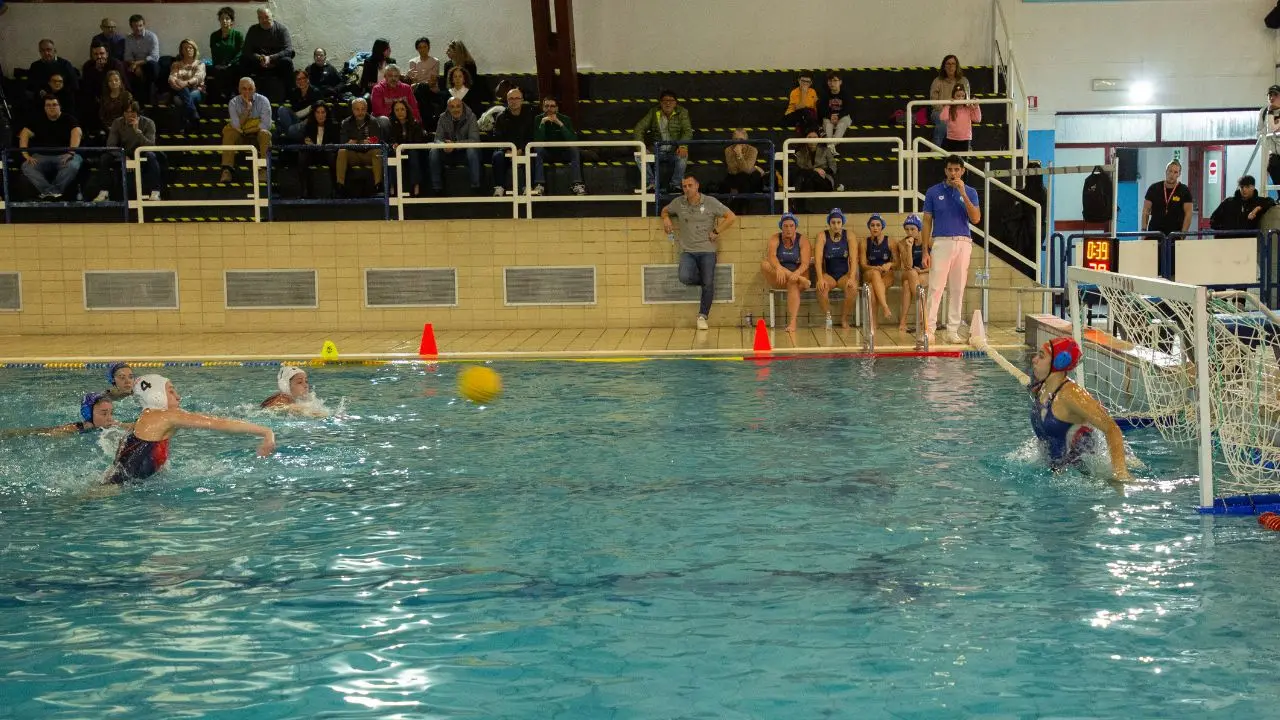 Pallanuoto, la Smile Cosenza travolge la Locatelli Genova: è il quarto\u00A0successo consecutivo