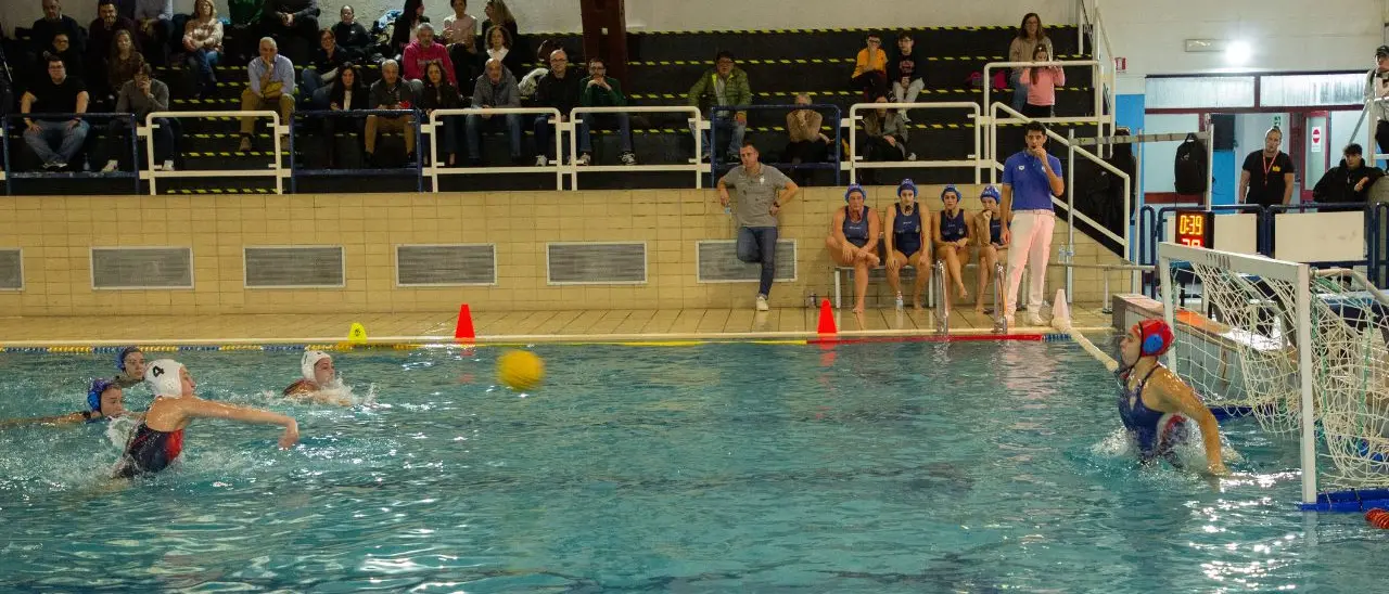 Pallanuoto, la Smile Cosenza travolge la Locatelli Genova: è il quarto\u00A0successo consecutivo