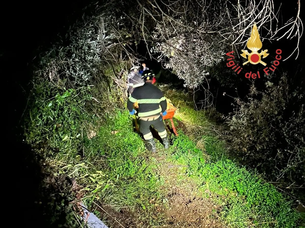 Nocera Terinese, un uomo di 67 anni scivola in una scarpata: trasportato in ospedale\n