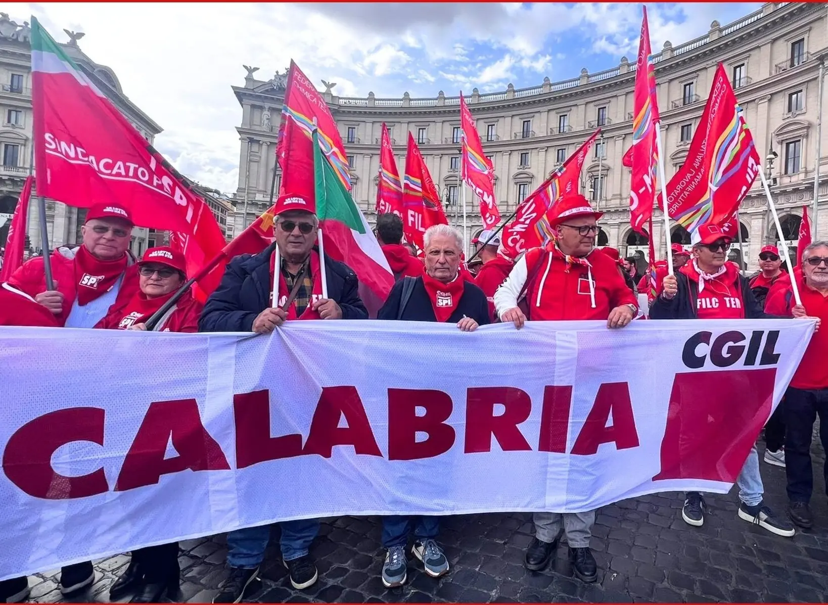 Scendono in piazza i dipendenti\u00A0dell’Ispettorato nazionale del lavoro, a Catanzaro per chiedere l’aumento del salario accessorio\n