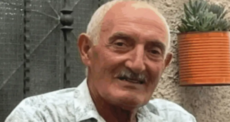 Fagnano Castello, muore schiacciato tra il cancello di casa e l’auto\n