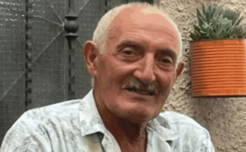 Fagnano Castello, muore schiacciato tra il cancello di casa e l’auto\n