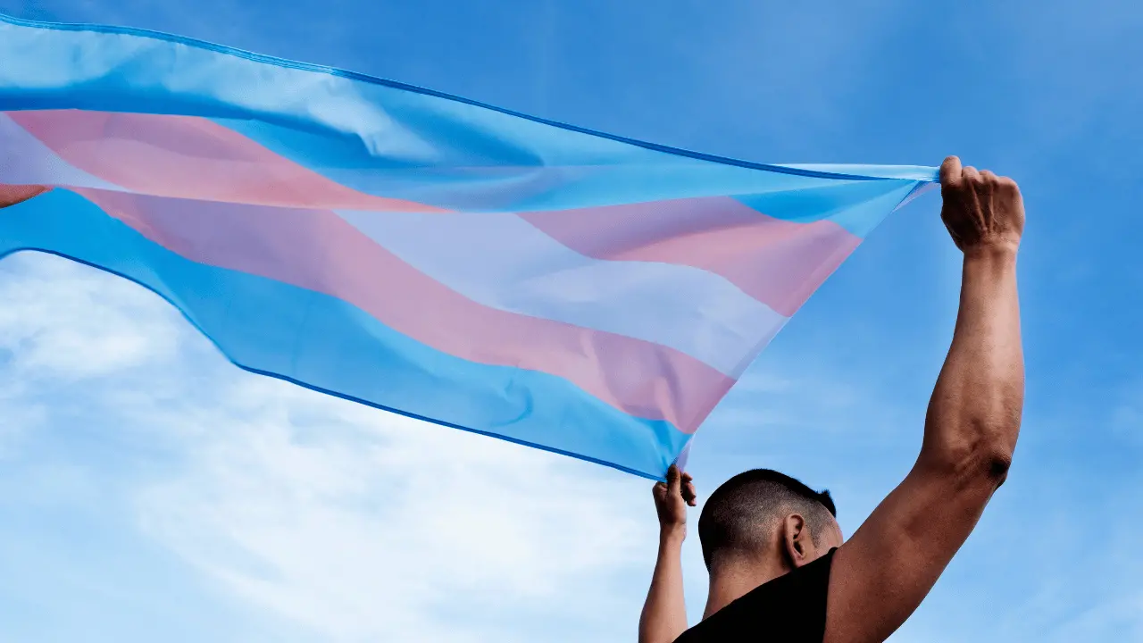 Cosenza celebra il Transgender Day of Remembrance: «Una città che difende dignità e diritti»