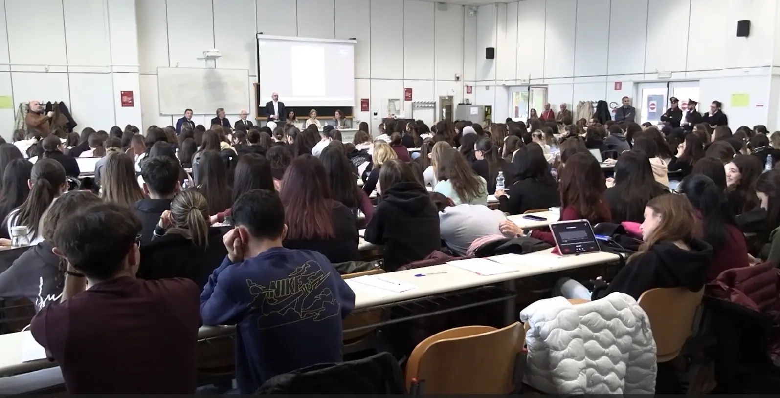 Filorosso contro l’intervento di Capomolla: «Il proibizionismo ha fallito, serve cambiare paradigma»