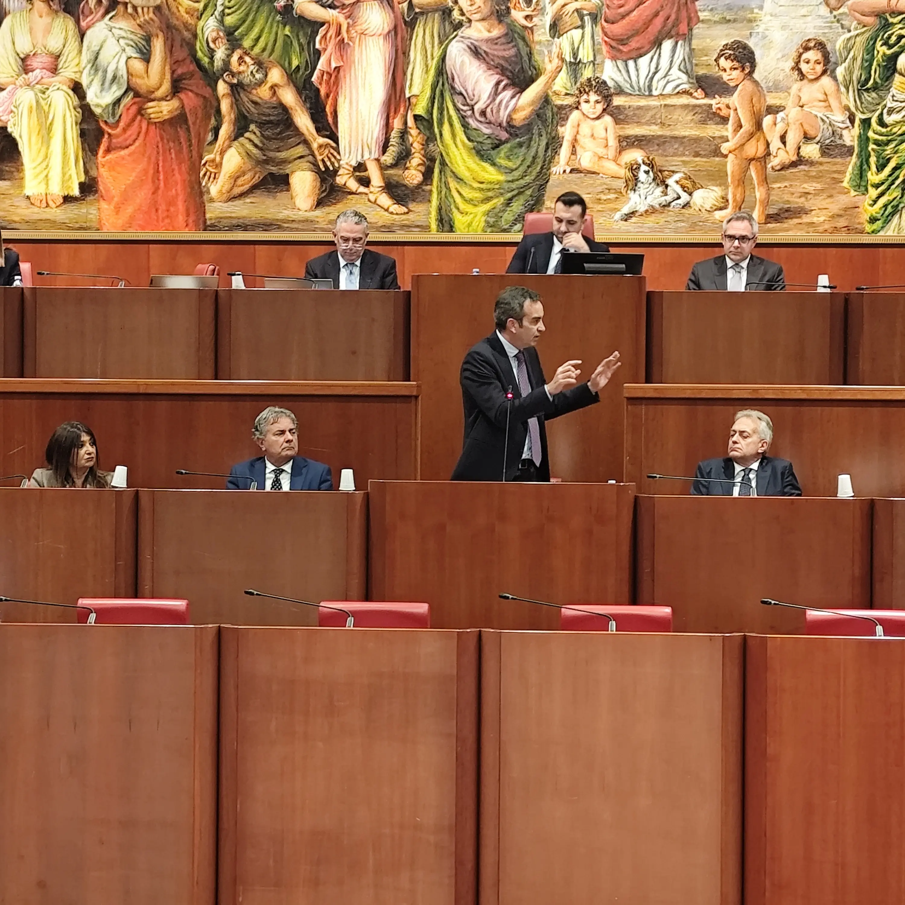 Il programma di Occhiuto:\u00A0«Riforma Sanità, nuovi voli e Cpi in Tunisia per reclutare manodopera. Battiamo il pregiudizio sulla Calabria»