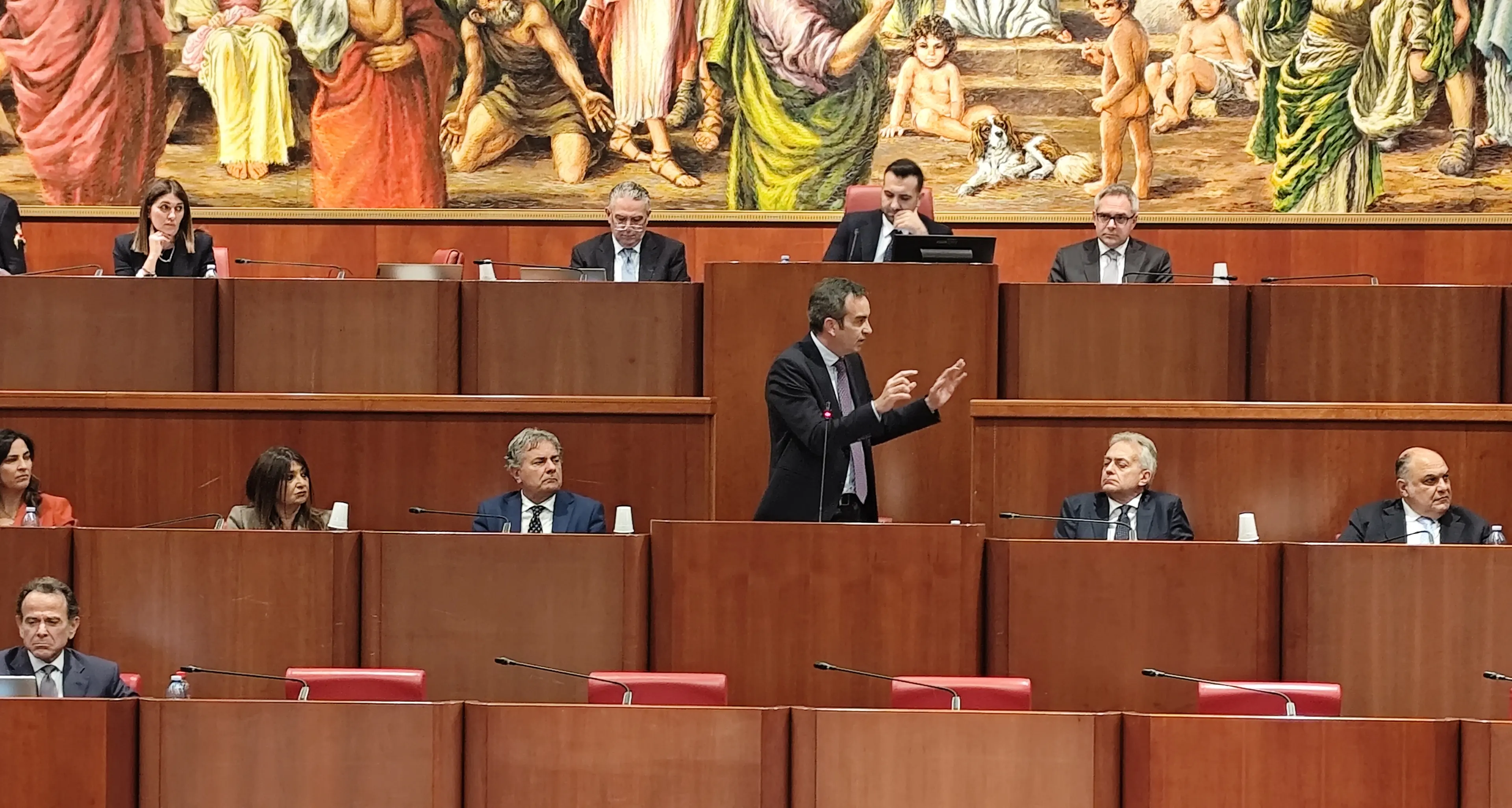 Il programma di Occhiuto:\u00A0«Riforma Sanità, nuovi voli e Cpi in Tunisia per reclutare manodopera. Battiamo il pregiudizio sulla Calabria»