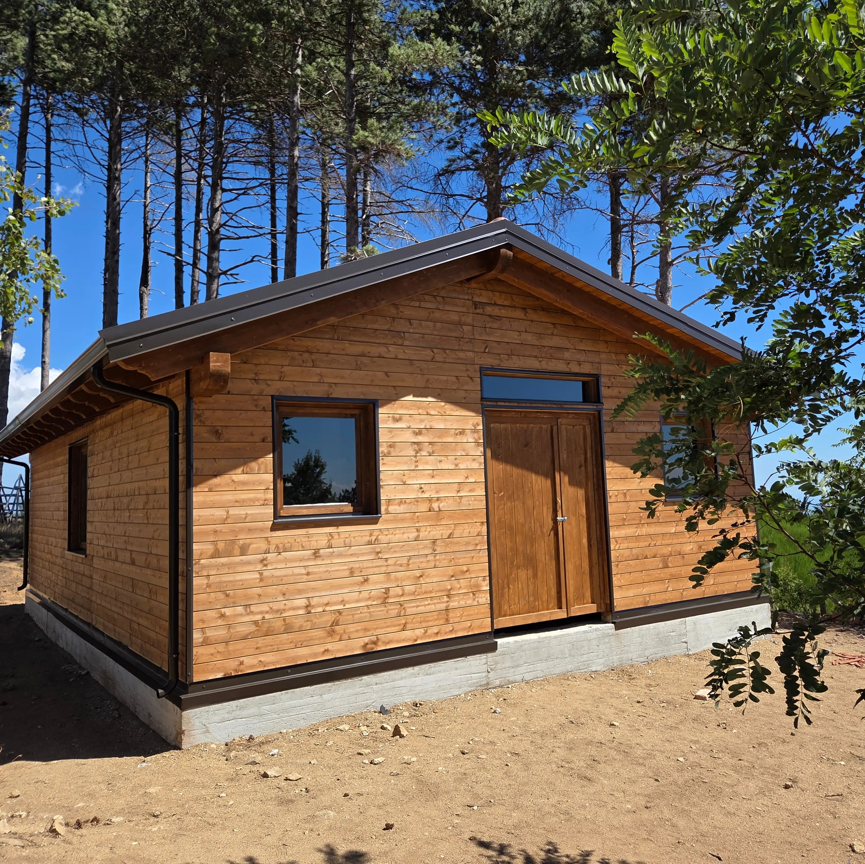 Roccaforte del Greco, ricostruita la baita in località Zumbello distrutta dagli incendi del 2021\u00A0\n