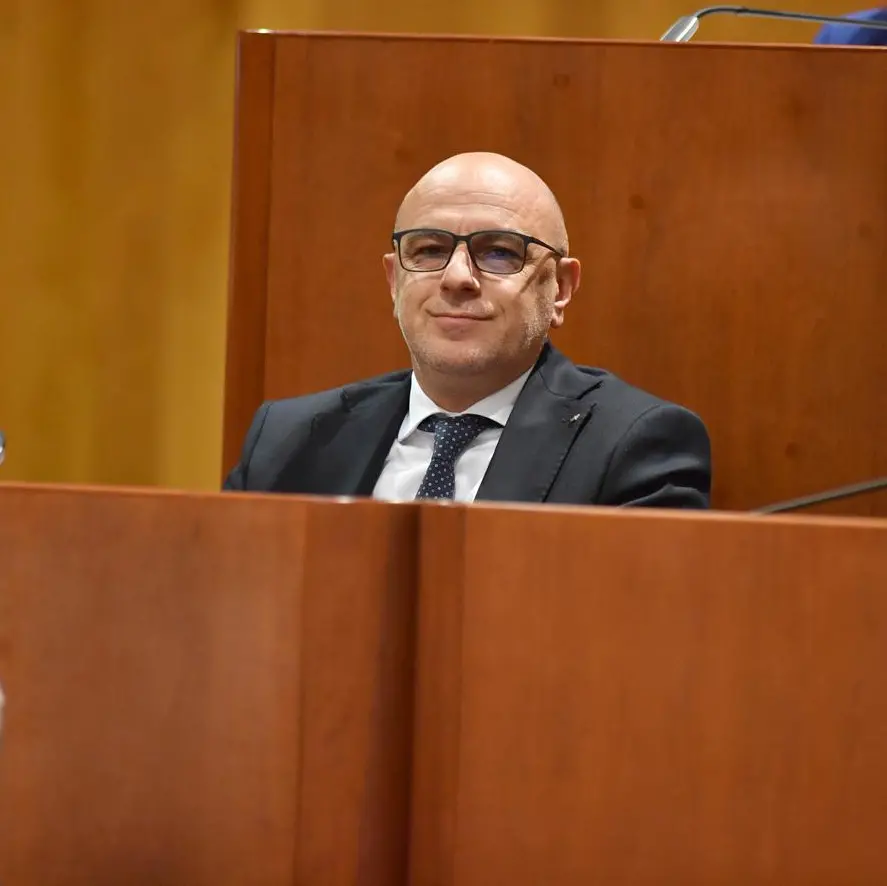 De Cicco scuote l'opposizione: «Occhiuto parla di Tunisia e USA, ma dei cittadini non gliene frega nulla»