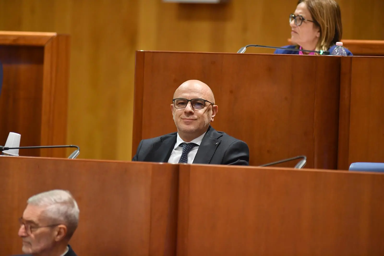 De Cicco scuote l'opposizione: «Occhiuto parla di Tunisia e USA, ma dei cittadini non gliene frega nulla»