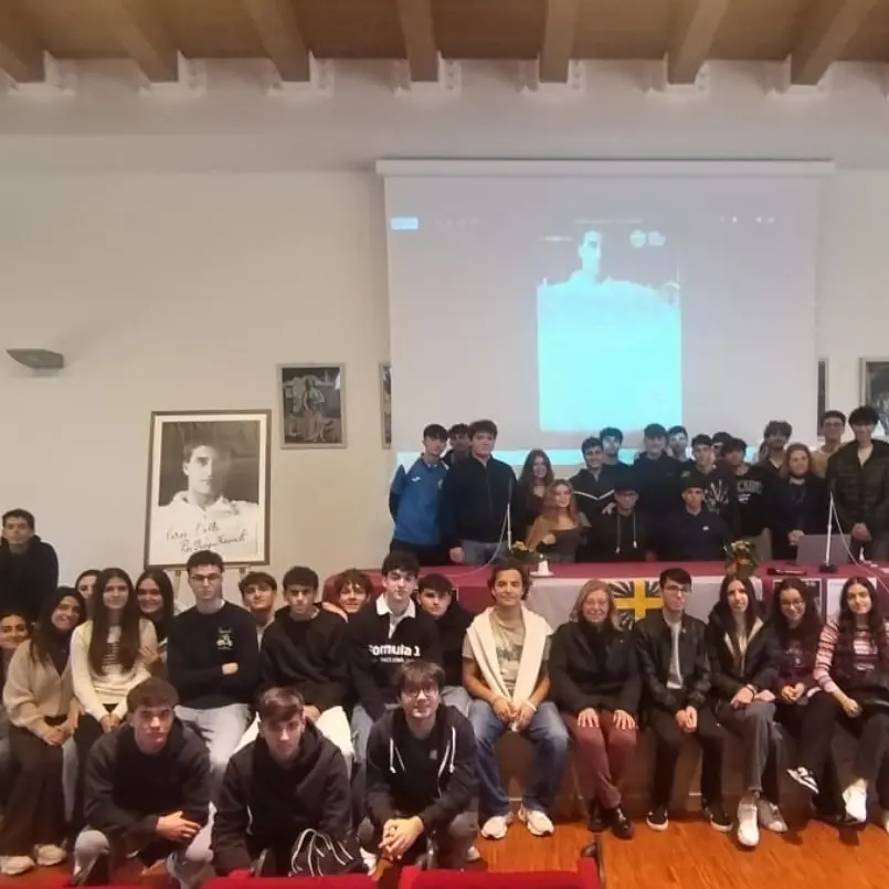 Locri,\u00A0gli studenti del Liceo scientifico Zaleuco alla mostra su Pier Giorgio Frassati\n