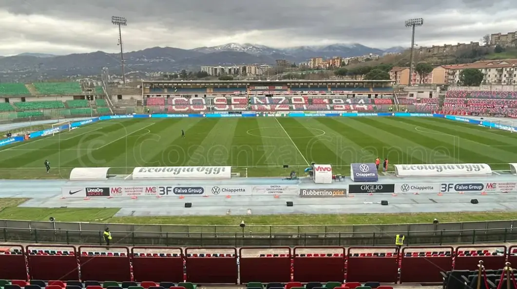 Cosenza, non decolla nemmeno l’iniziativa “Solo per la maglia” per gli under 14